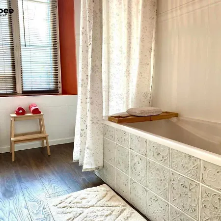 Le Pink Lady Avenue De Champagne Apartment